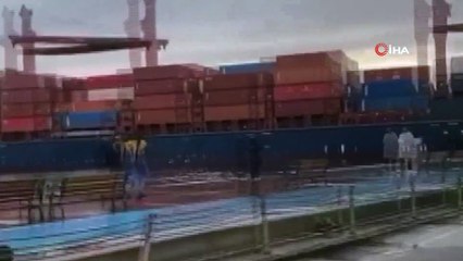 Rumeli Hisarı açıklarında bir yük gemisi kıyıya çarptı