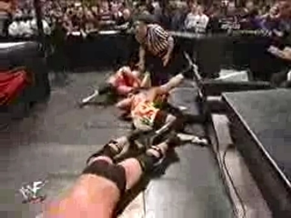 RVD vs Steve Austin vs Kurt Angle (Triple Threat Hardcore)