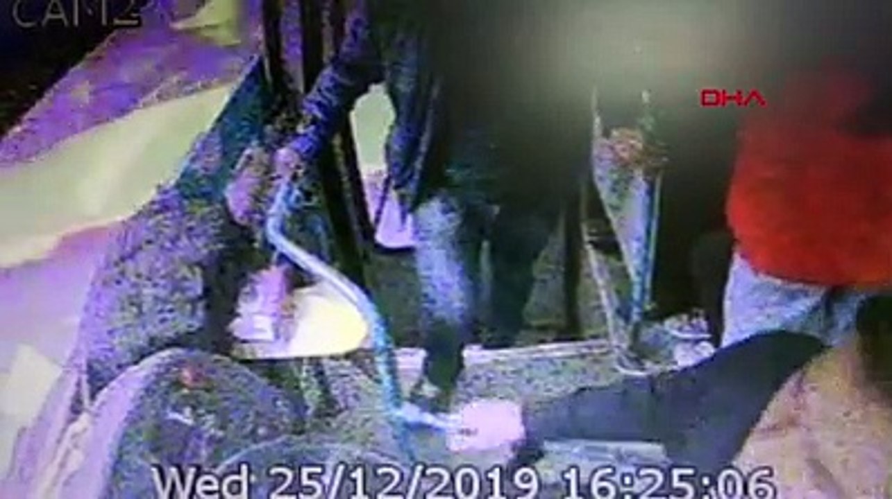 Halk otobüsünden düşen kadın hayatını kaybetti