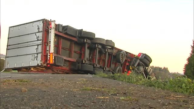 Vuelca un camión en la A-6 en Betanzos