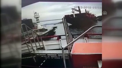 Geminin kıyıya çarpma anı güvenlik kamerasında - İSTANBUL