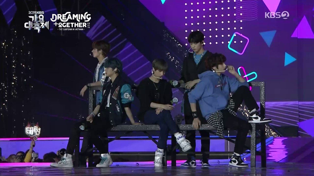 [TXT-Vietsub] TXT Cover 'REPLY' + Run Away @ KBS Gayo Daechukie 2019