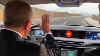 (Araç içinden görüntüler) Cumhurbaşkanı Erdoğan yerli otomobili kullandı - KOCAELİ