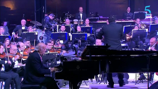 عمر خيرت يشعل مسرح مرايا في شتاء طنطورة بأجمل المقطوعات الموسيقية