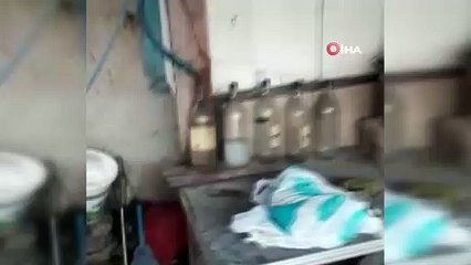 Polisten kaçak alkol üretimi yapanlara baskın: 40 litre kaçak içki ele geçirildi