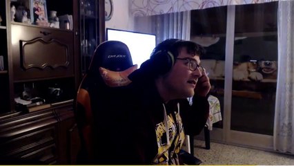 Youtuber Zick convive con su perro Mollo en Navidad