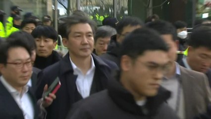 조국 영장 기각...검찰 수사 방향은? / YTN