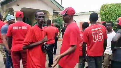 L'ambiance chez Dalein en attendant le début de la marche du FNDC
