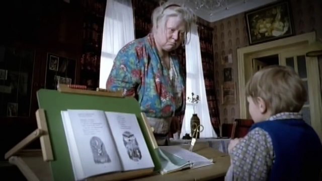 похоронен под плинтусом