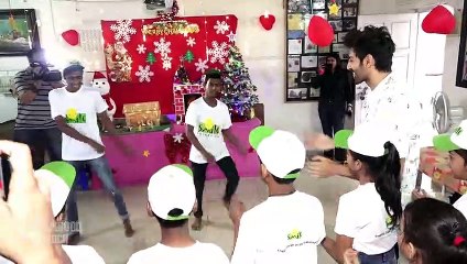 UNCUT - Kartik Aryan Celebrating Christmas With NGO Kids Shed Organization
