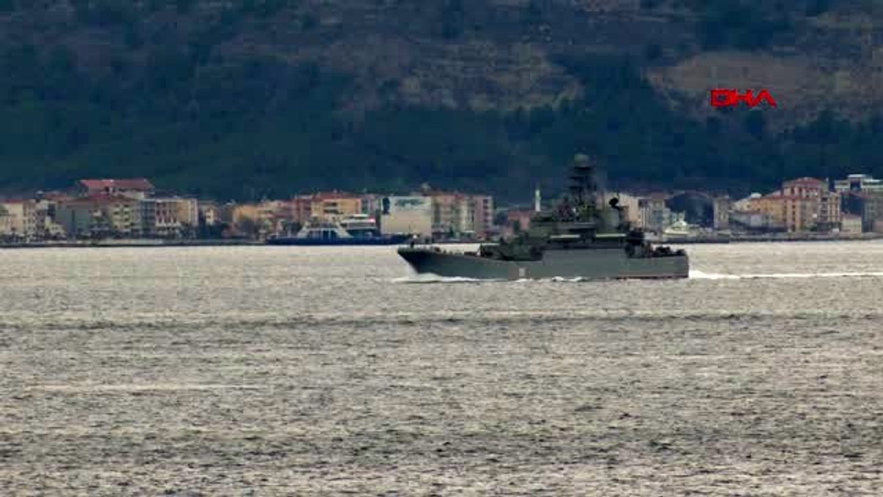 Çanakkale rus savaş gemisi 'azov' akdeniz'e iniyor