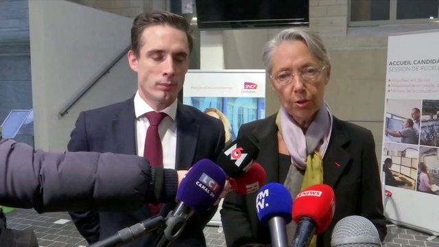 SNCF: Elisabeth Borne assure qu'il y a 800.000 places disponibles dans les trains ce week-end