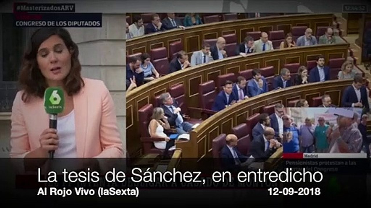"Tres periodistas de distintos medios, en la puerta de la universidad esperando la tesis de Sánchez"