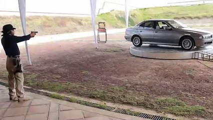 Así son los coches tanque para viajar seguro por México: 30.000 euros el blindaje más barato