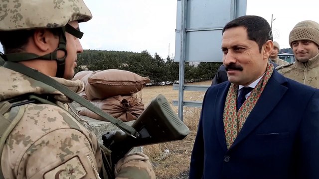 Ardahan Valisi Masatlı yeni yıl öncesi trafik denetimi yaptı - ARDAHAN ....haber eksik..