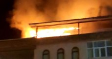5 katlı apartmanın çatı katında çıkan yangın korkuttu