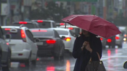 [날씨] 휴일 흐리고 겨울비...한낮 포근해요! / YTN