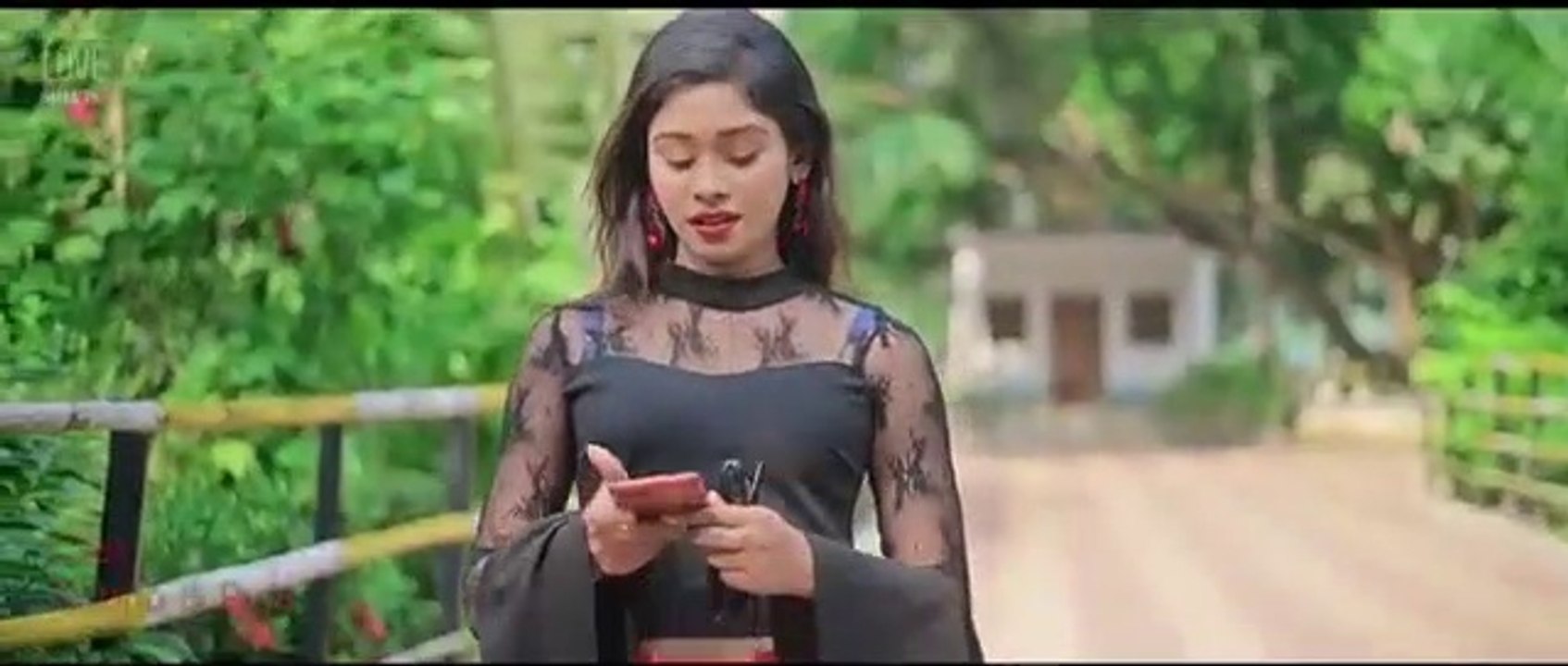 Le Gayi Le Gayi | Dil To Pagal Hai -Shah Rukh Khan | Cute Love Story | Latest Hindi Song