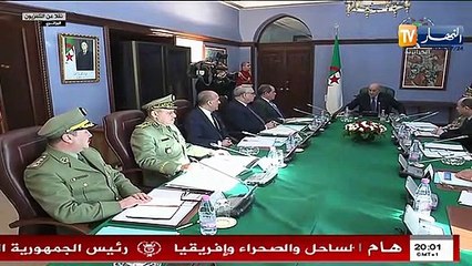 أمنيون و سياسيون يحذرون من مخاطر التدخل العسكري في ليبيا على الجزائر