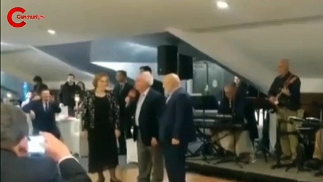 Ethem Sancak ve Doğu Perinçek birlikte türkü söyledi