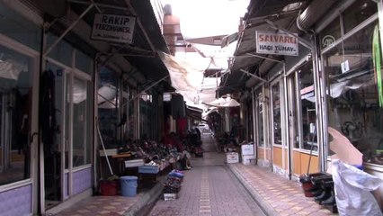 Tarihi Oturakçı Pazarı'nın 56 yıllık terzisi: Mehmet usta