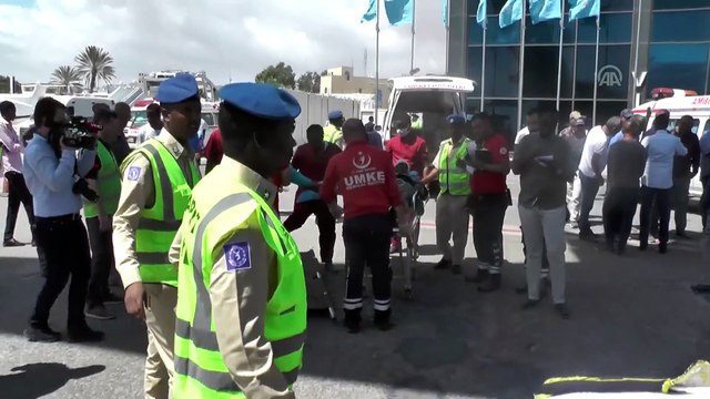 Somali'deki terör saldırısı - Yaralıların sevk edilmesi - MOGADİŞU
