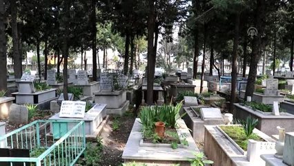 Bornova'da mezarlara zarar verilmesine ilişkin çalışma başlatıldı