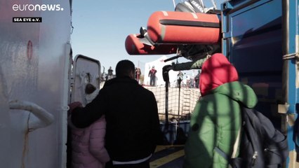 Deutsches Rettungsschiff "Alan Kurdi" hat in Italien angelegt