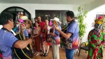 Residências de Cascavel recebem Folia de Reis