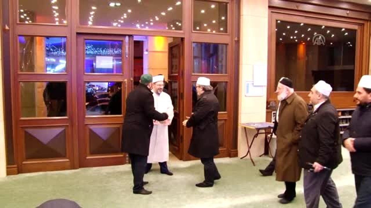 Diyanet İşleri Başkanı Erbaş, Sakarya'da "Sabah Namazı Buluşmaları"na katıldı