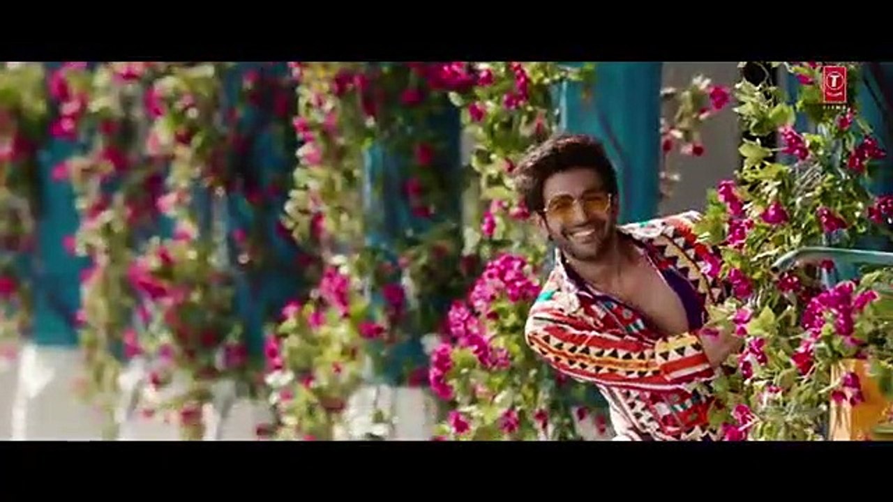 Pati Patni Aur Woh_ Ankhiyon Se Goli Mare _ Kartik A, Bhumi P, Ananya P _ Mika S
