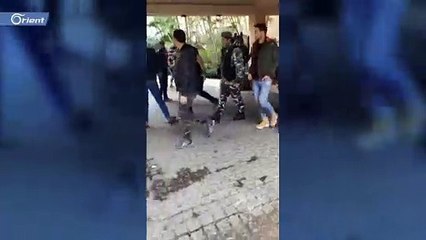 اعتداء حراس وزير الاتصالات اللبناني على محتجين