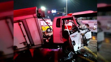 좌석버스, 1톤 탑차 충돌...4명 다쳐 / YTN