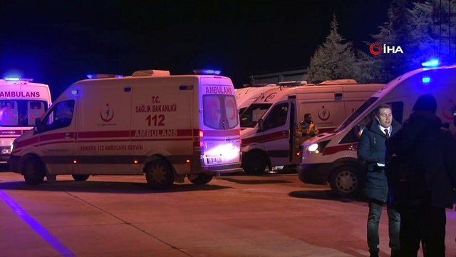 Somali'deki bombalı saldırıda hayatını kaybeden 2 Türk vatandaşı ve yaralanan 16 kişi askeri uçakla Türkiye'ye getirildi