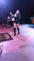 Cantora de forró de apenas 34 anos tem mal súbito durante show no Nordeste e acaba morrendo