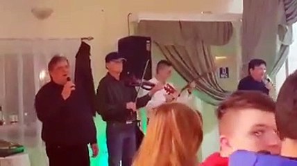 duško petrić u osinji, nastup na fešti