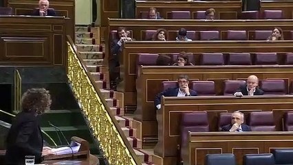 Alta traición del PSOE en el Congreso: vota por los lazos amarillos y contra la bandera de España