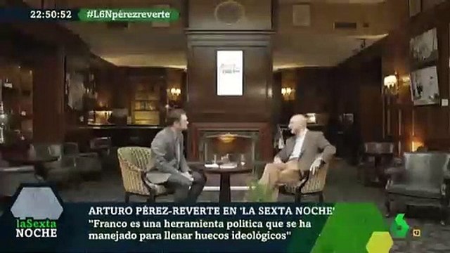 Pérez-Reverte manda al basurero el programa de Pedro Sánchez: Franco me importa un carajo