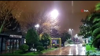 İstanbul’da Yağış Etkisini Sürdürüyor