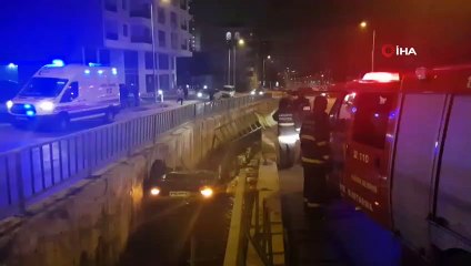 Alkollü Sürücünün Kullandığı Otomobil Su Kanalına Devrildi