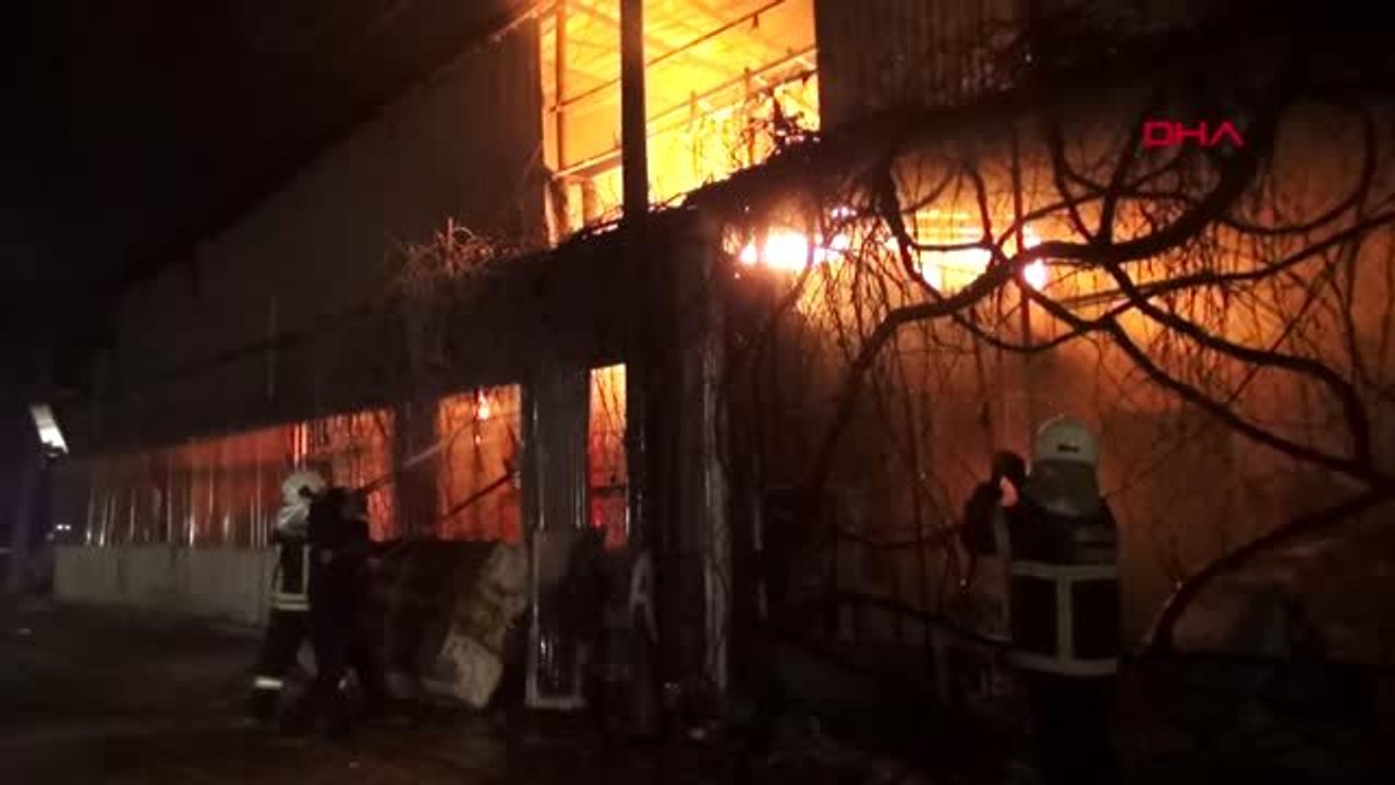 Muğla ısı yalıtım atölyesinde çıkan yangın maddi hasara neden oldu