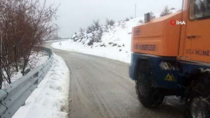 Elazığ'da kar 62 köy yolunu kapattı, tipi etkili oldu