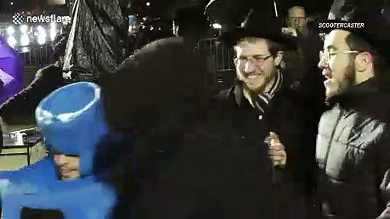 NYC Mayor Bill de Blasio attend celebrations on last night of Hanukkah, one day after five stabbed at rabbi's home in New York