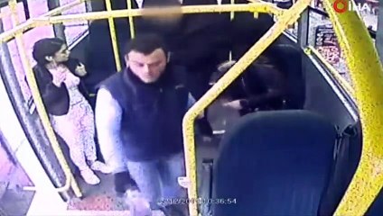 Kızını taciz eden şahsa anneden yumruk!