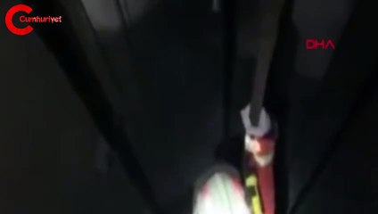 30'uncu kattan asansör boşluğuna düştü, 8'inci katta kurtarıldı