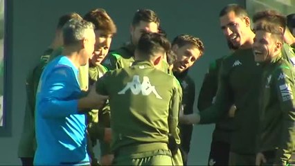 Aleñá se estrena en el entrenamiento del Betis