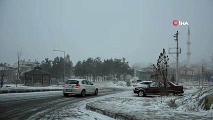 Demirci'de fırtına ve tipi etkili oluyor