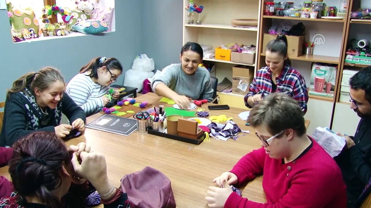 'Özel' çocukların eğitim gördüğü okulda veliler meslek kurslarına katılıyor - SAKARYA