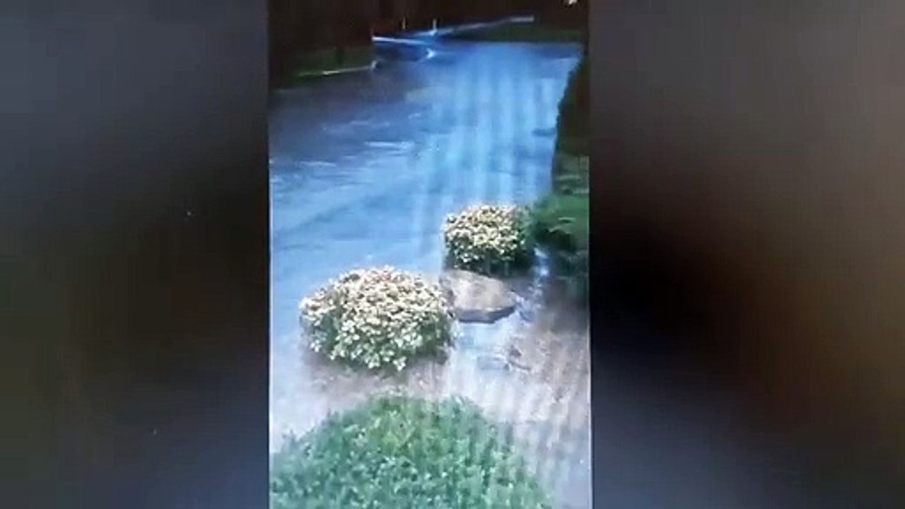 Flooding in Milton Keynes after burst water main video Dailymotion