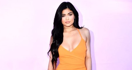 ABD'li model Kylie Jenner, iç çamaşırlı pozlarıyla 2019'a veda etti